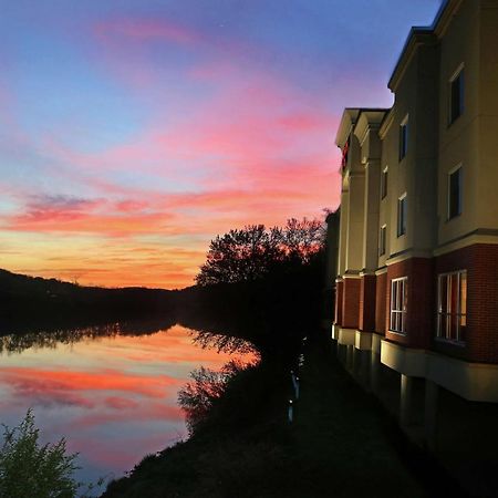 แฮมป์ตัน อินน์ โอวีโก Owego ภายนอก รูปภาพ